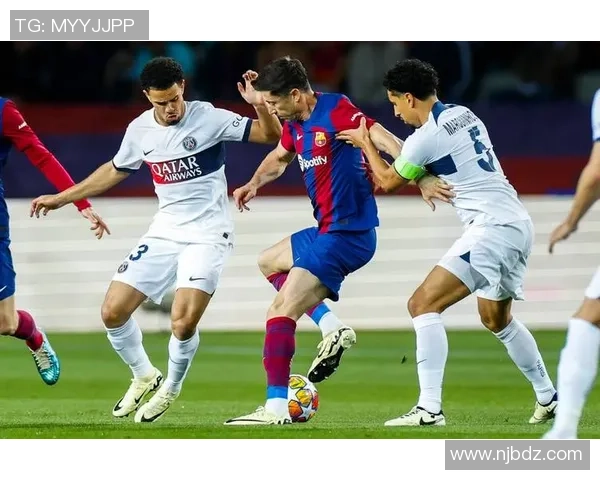 友谊赛精彩对决巴黎圣日耳曼与拜仁战成平局乌龙球成焦点