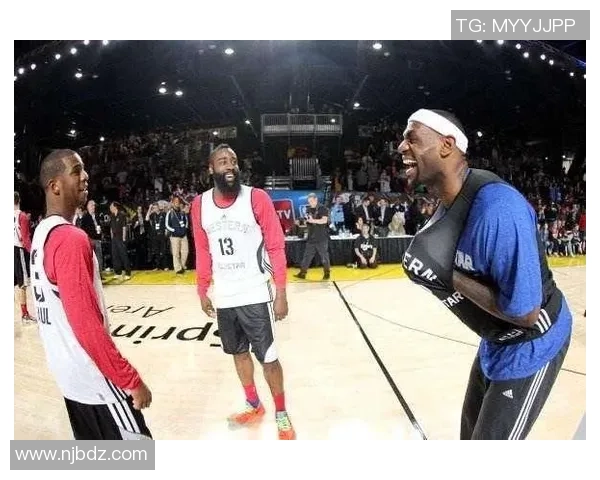 姚明盛赞库里篮球天赋与努力精神引发球迷热议