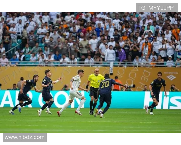 足总杯经典对决国米逆转皇马引发全场狂欢历史冷门再现