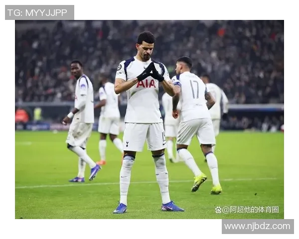 世界杯精彩对决皇马完胜曼联绝杀瞬间引发全场狂欢数据分析揭秘