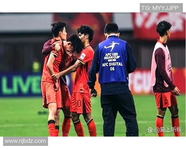 拜仁大胜里昂5-1绝杀时刻引发全场狂欢战术解析详解