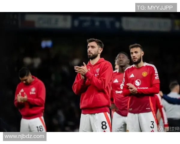 国王杯惊天冷门巴黎圣日耳曼3-0曼联引发全场狂欢