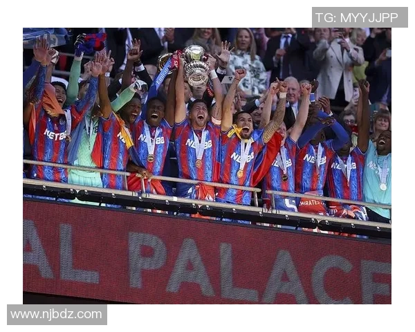 足总杯惊天逆转巴黎圣日耳曼6比2狂胜里昂全场沸腾集锦回顾 足总杯惊天逆转巴黎圣日耳曼6比2狂胜里昂全场沸腾集锦回顾