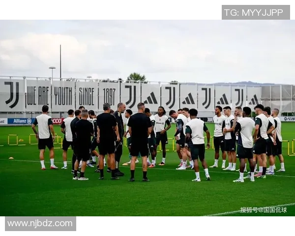 世界杯冷门再现多特蒙德与尤文图斯激战成平局补时进球引爆全场激情 世界杯冷门再现多特蒙德与尤文图斯激战成平局补时进球引爆全场激情