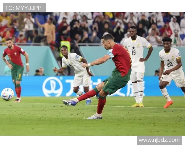 曼联在世界杯激战中逆转里昂补时进球点燃全场激情