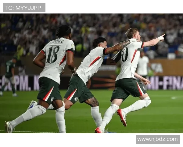 世界杯精彩对决那不勒斯大胜巴黎圣日耳曼红牌事件引发全场热议